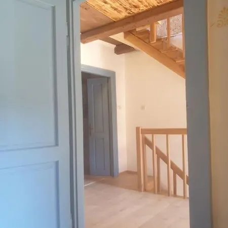 Beautiful Rustikal Stone House *